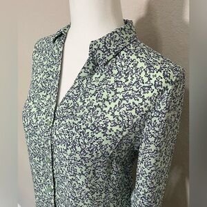 The Limited Ashton Long Sleeve Button Down Shirt with A Butterfly Pattern Size S